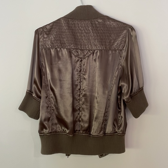 ✨HOST PICK✨ Silk-like Quarter Sleeve Jacket - Picture 3 of 4